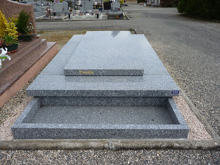 PIerre tombale grise