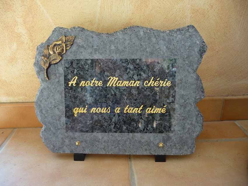 Plaque souvenir pour rendre hommage