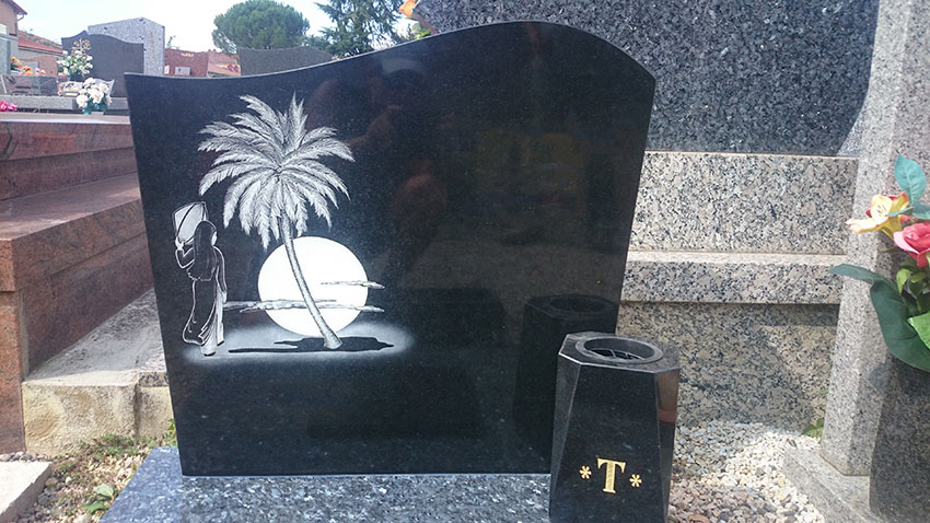 Stèle en forme de coeur