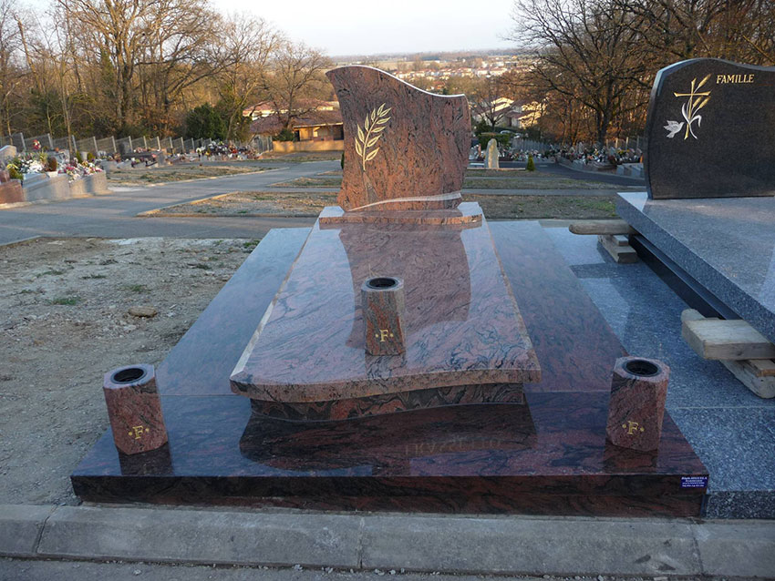 Monument funéraire réalisé par la Marbrerie Seguela